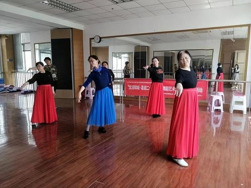 石羊街道錦城社區(qū)舉辦藝術課堂 聲樂培訓活動助力居民文化生活